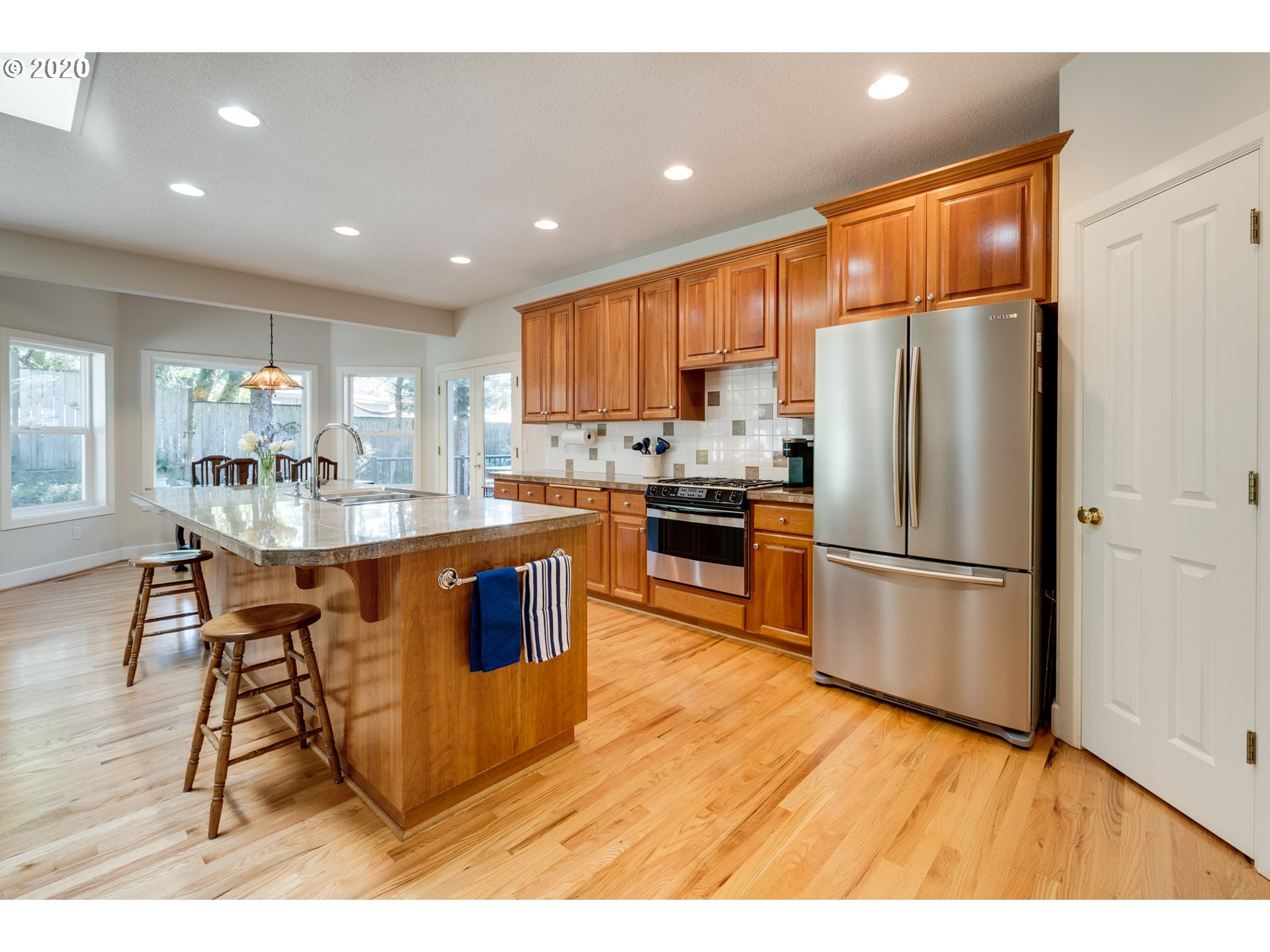 5249 Southwest Dosch Road Portland, OR 97239 - Photo 9 of 32 Gallery Image 9