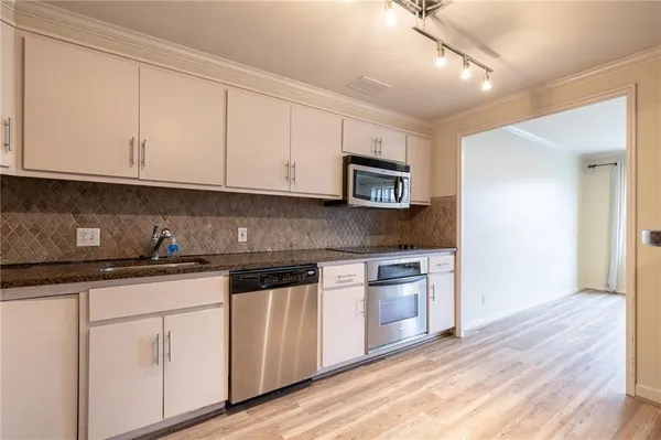 $299,000 | 221 West 48th Street, Unit 803, Kansas City, MO 64112