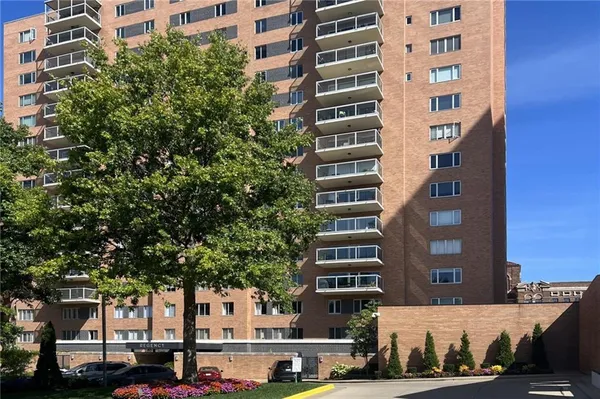 $299,000 | 221 West 48th Street, Unit 803, Kansas City, MO 64112