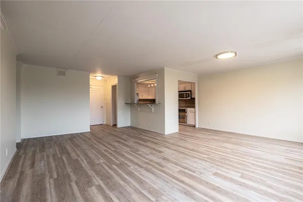 $299,000 | 221 West 48th Street, Unit 803, Kansas City, MO 64112