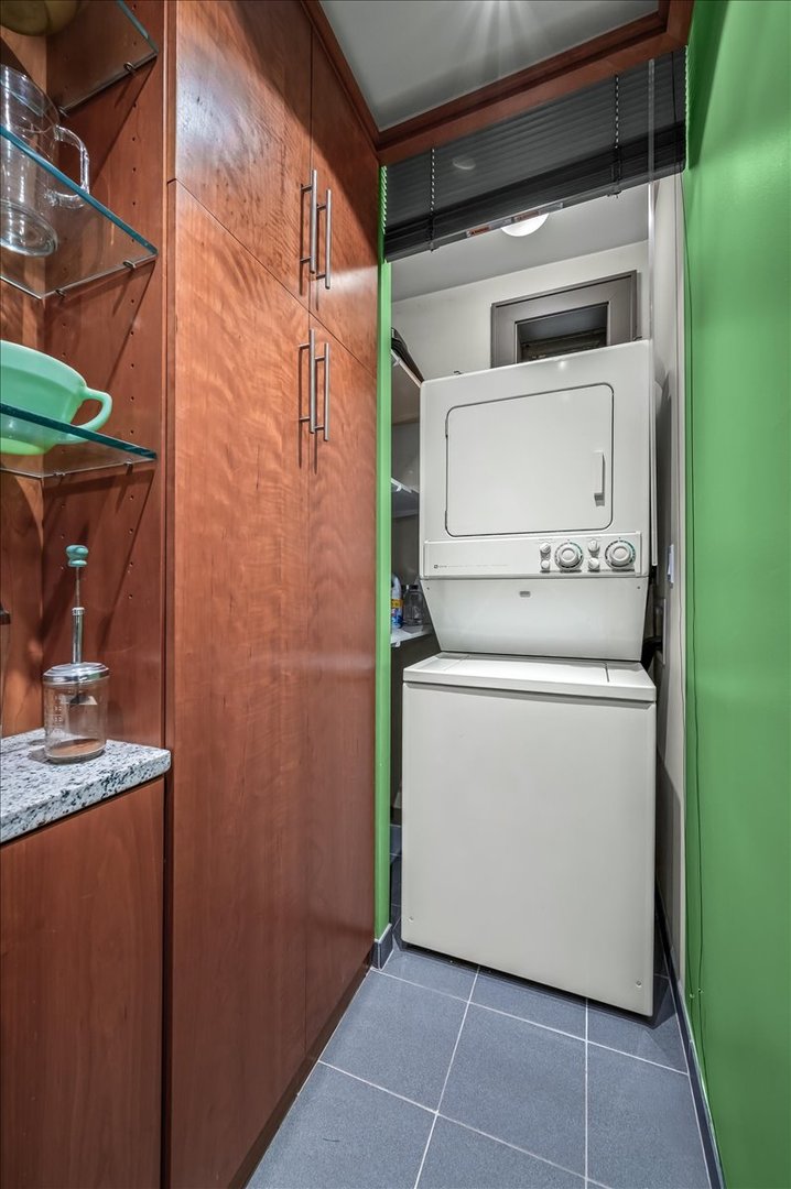 674 West Irving Park Road, Unit F7 Chicago, IL 60613 - Photo 14 of 23 Gallery Image 14