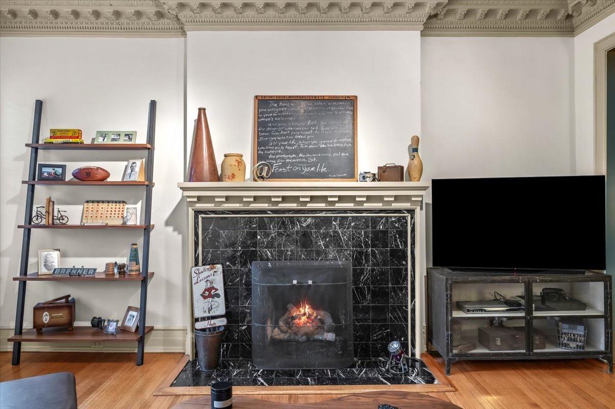 674 West Irving Park Road, Unit F7 Chicago, IL 60613 - Photo 7 of 23 Gallery Image 7