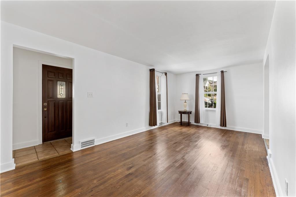 127 Bartley Road Pittsburgh, PA 15241 - Photo 4 of 17 Gallery Image 4