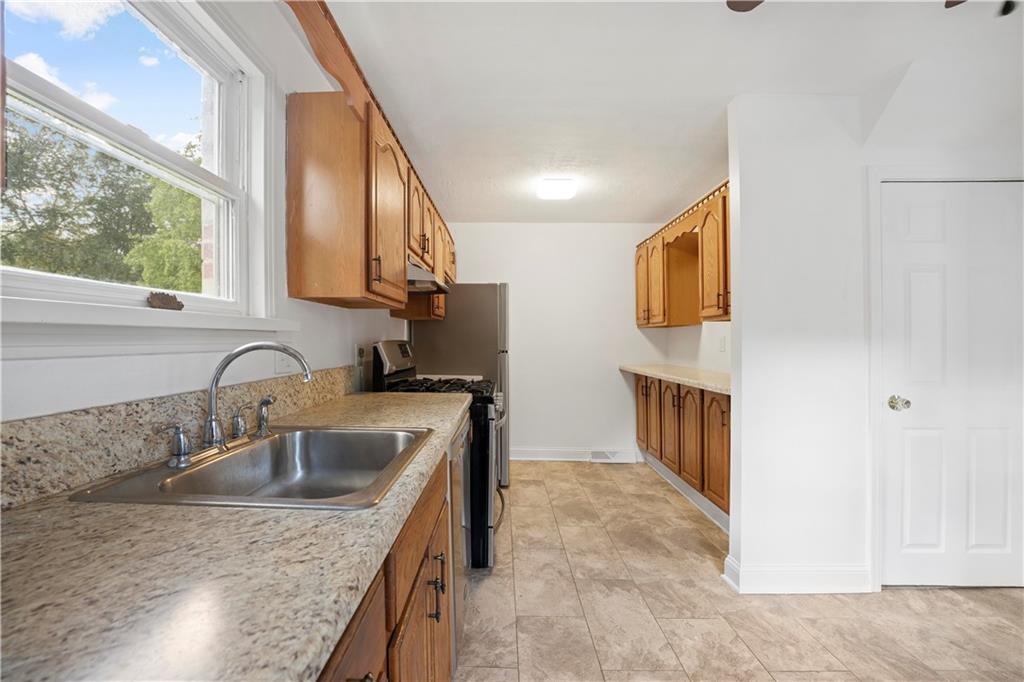 127 Bartley Road Pittsburgh, PA 15241 - Photo 7 of 17 Gallery Image 7