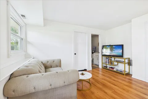 $595,000 | 3425 Harris Drive, Northbrook, IL 60062
