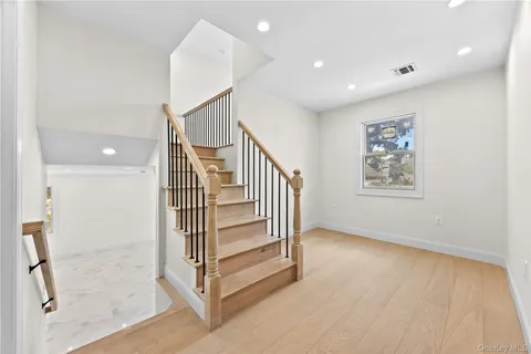 $1,788,000 | 2 Circle Drive, Syosset, NY 11791