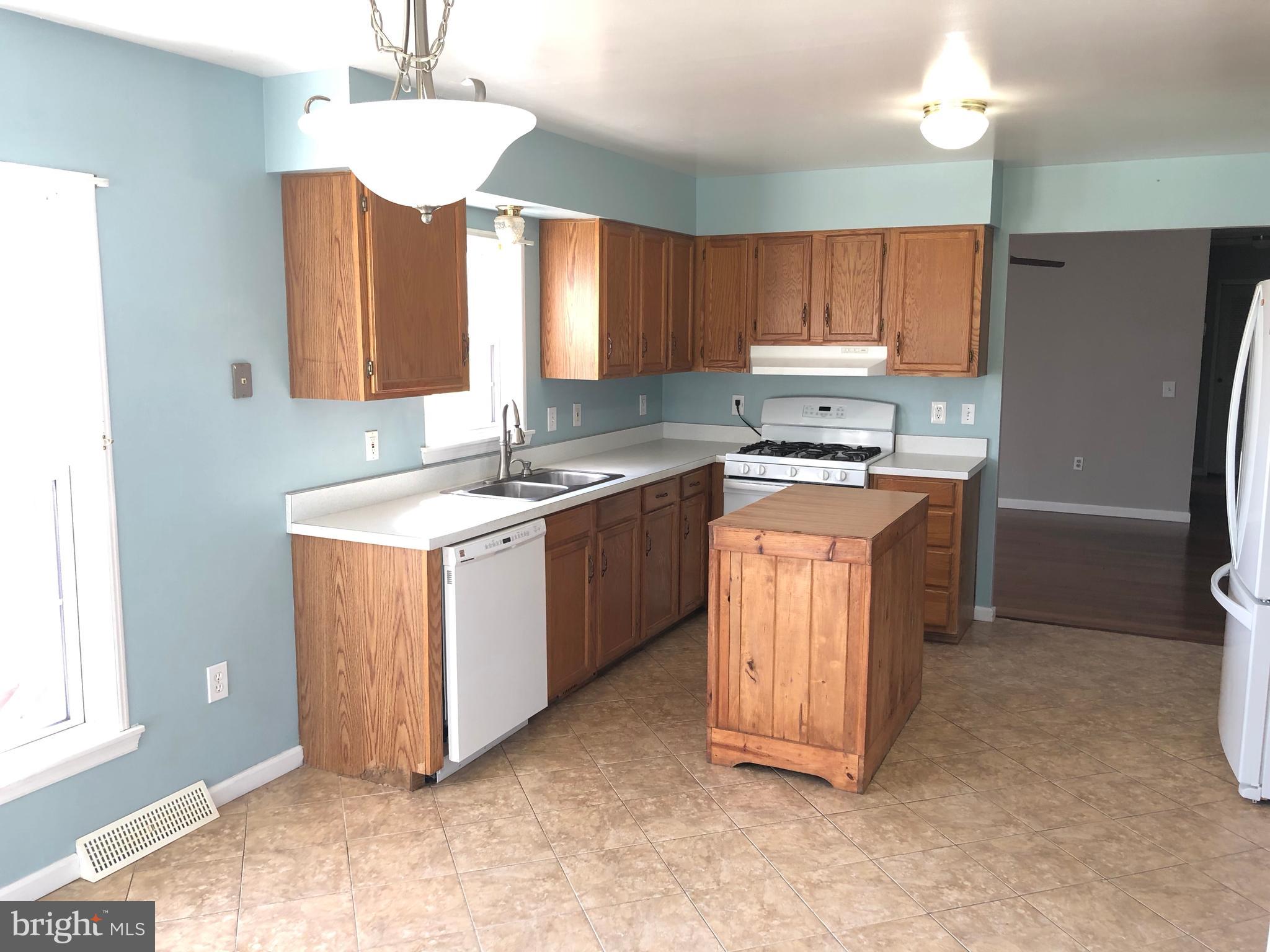 841 Doe Run Road Coatesville, PA 19320 - Photo 2 of 27