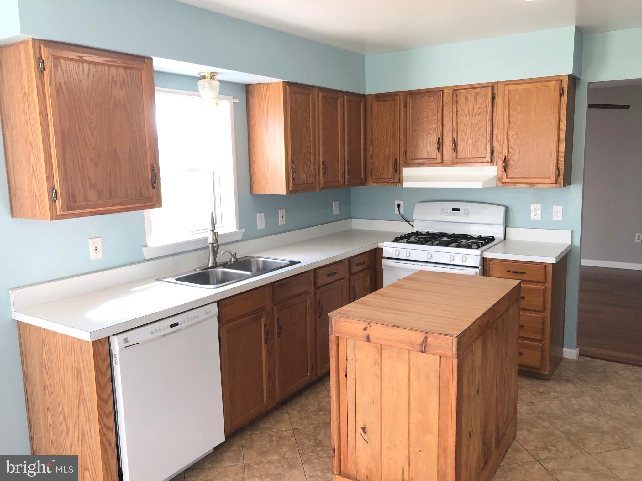 841 Doe Run Road Coatesville, PA 19320 - Photo 4 of 27