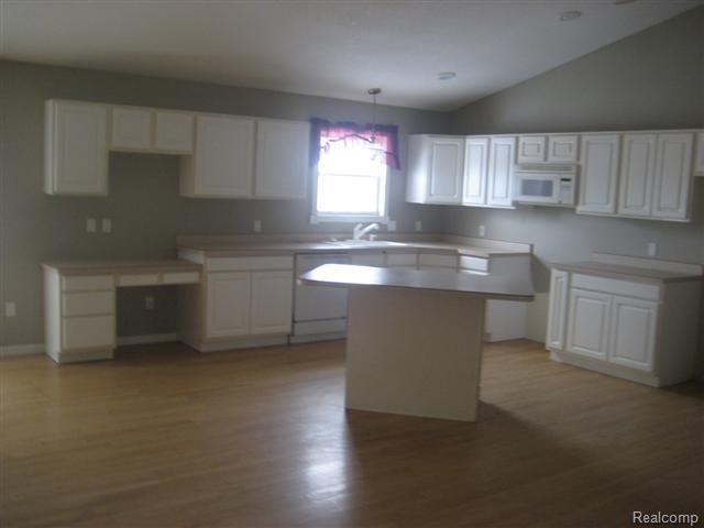 15495 Lobdell Road Linden, MI 48451 - Photo 8 of 19 7