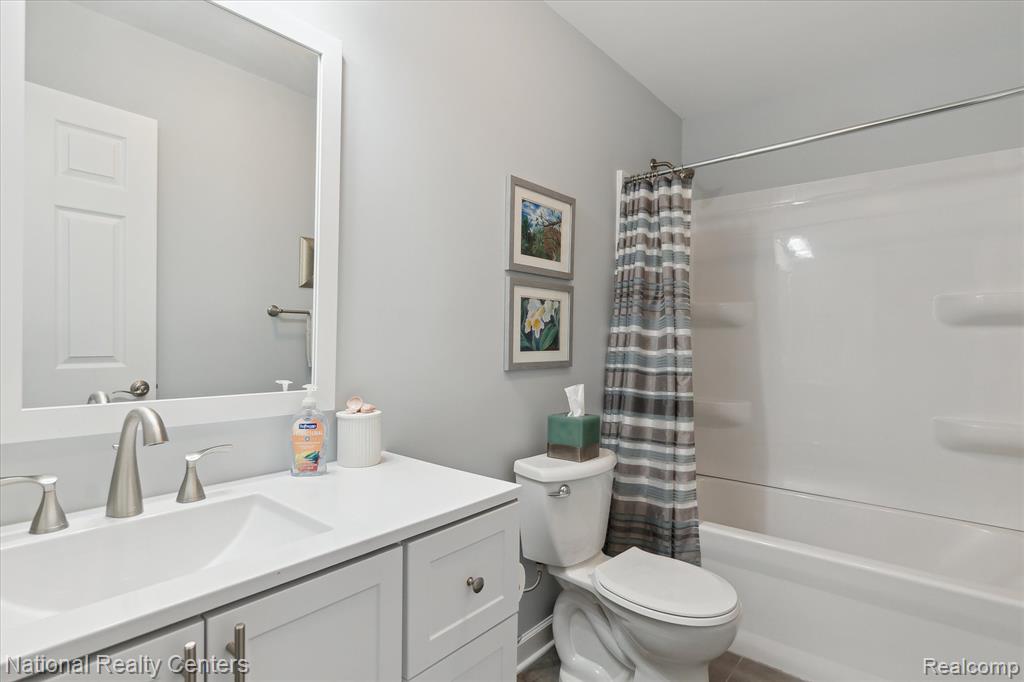 6130 Bullard Road Fenton, MI 48430 - Photo 29 of 62