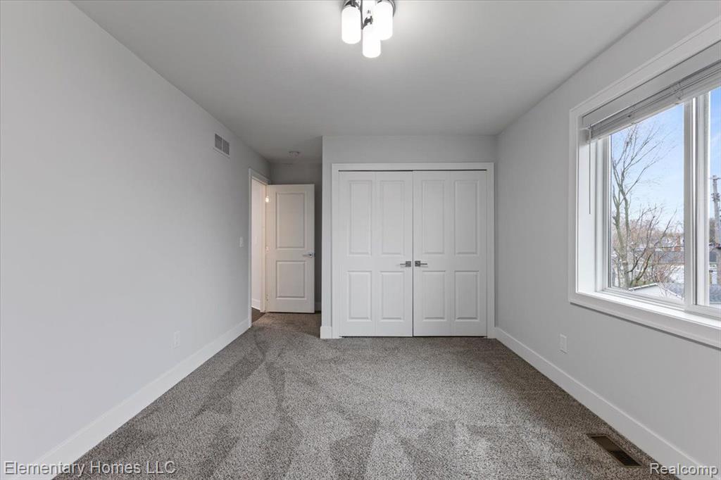 4003 Elmhurst Road Waterford, MI 48328 - Photo 17 of 28