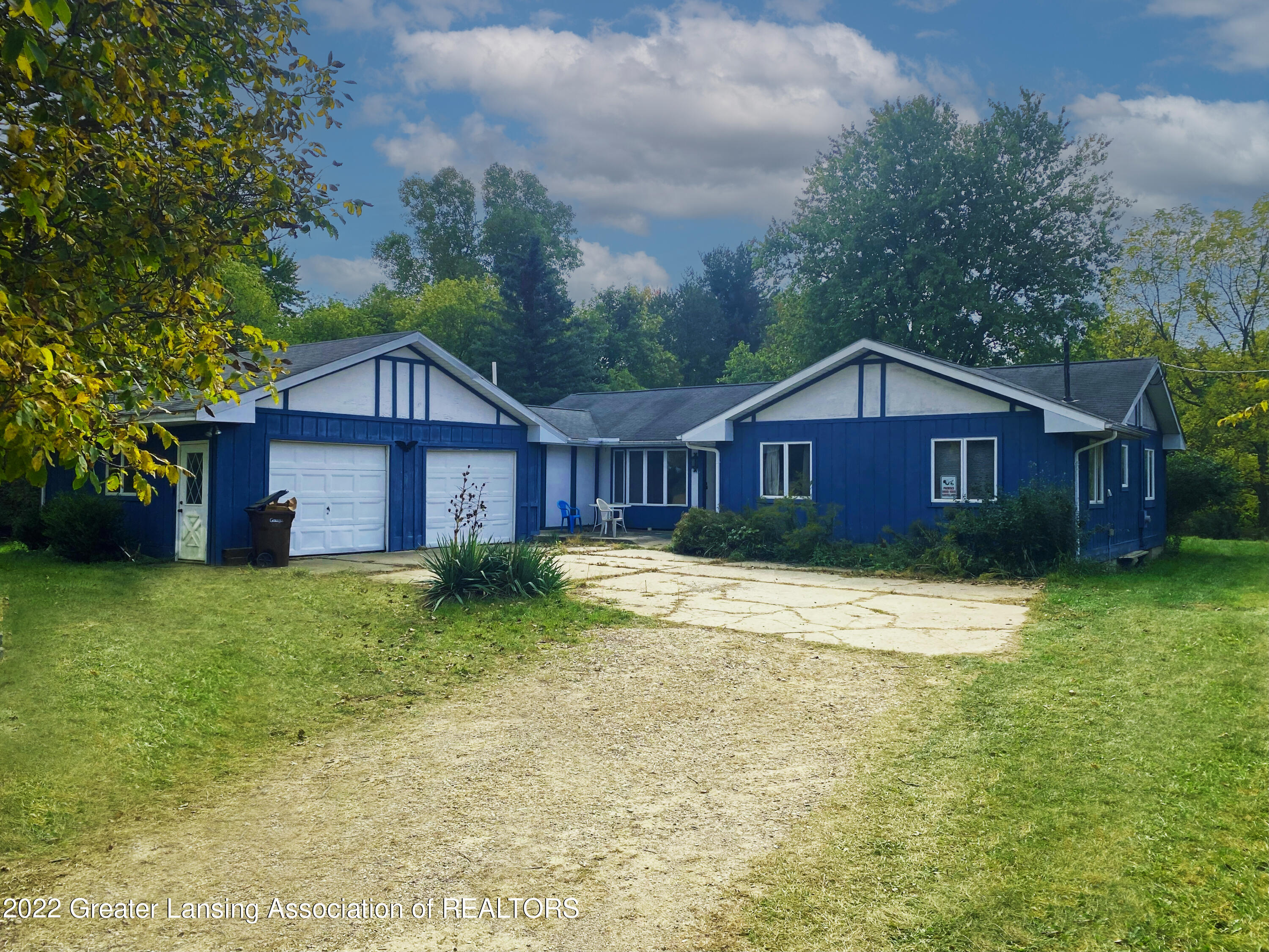 4245 West Church Road Perry, MI 48872 - Photo 1 of 33 Front