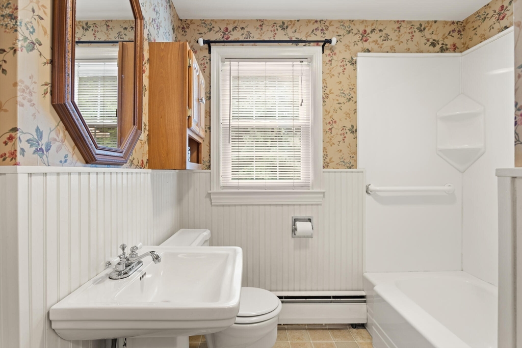 38 Concord Road Chelmsford, MA 01824 - Photo 18 of 22 Gallery Image 18