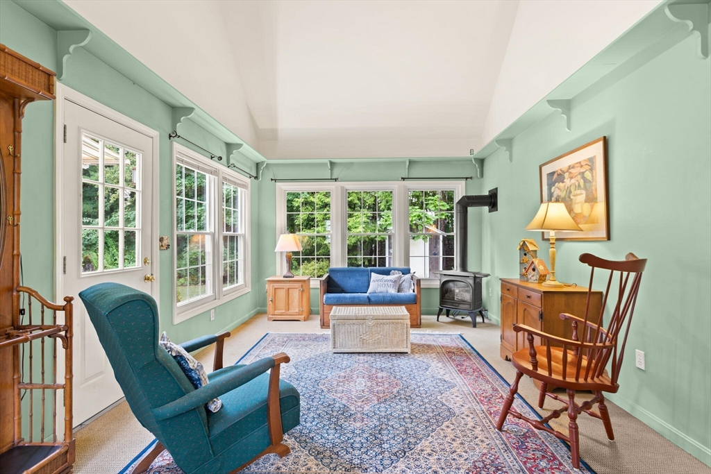 38 Concord Road Chelmsford, MA 01824 - Photo 3 of 22 Gallery Image 3