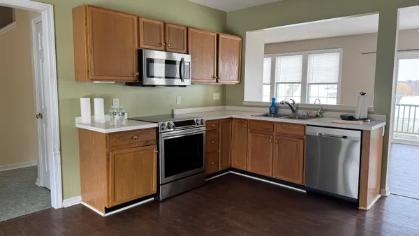 $2,250 | 40 Mountain Laurel Way, Unit 40, Suffield, CT 06078