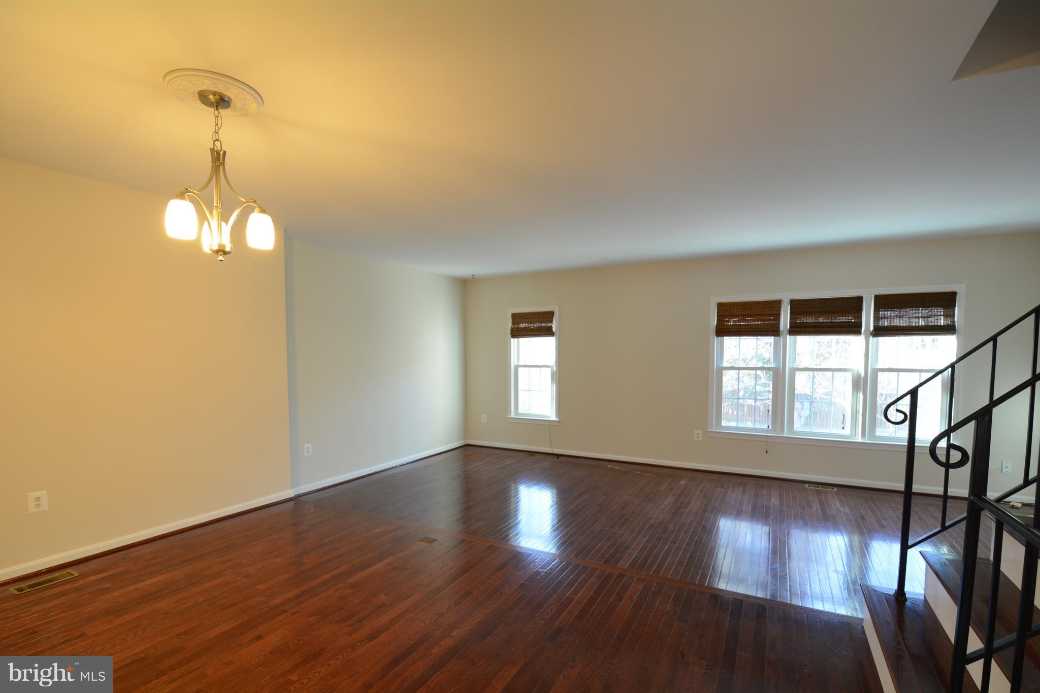 8985 Omega Court Springfield, VA 22152 - Photo 19 of 25 interior 1