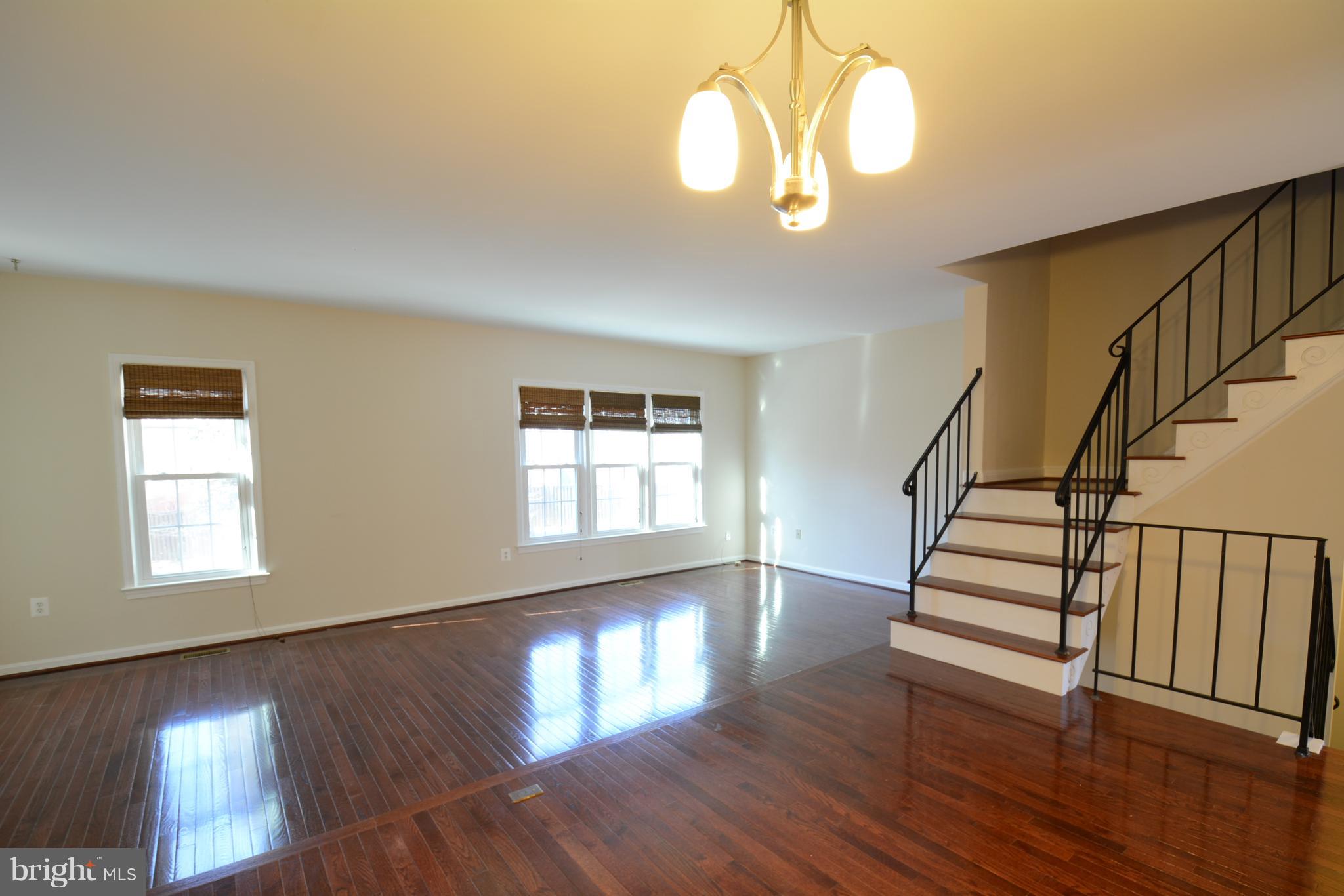 8985 Omega Court Springfield, VA 22152 - Photo 20 of 25 Interior 2