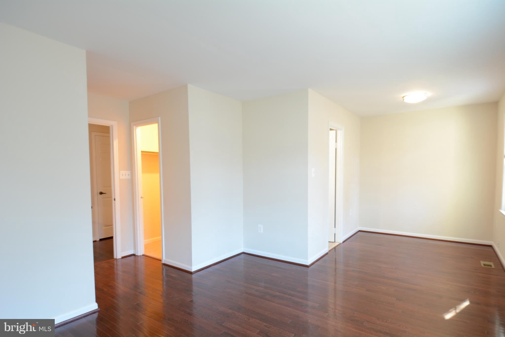 8985 Omega Court Springfield, VA 22152 - Photo 9 of 25 Master Bed Room with Sitting Area and Closet