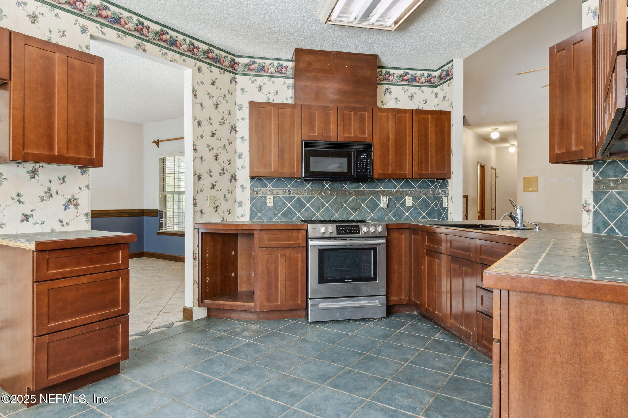12267 Aladdin Road Jacksonville, FL 32223 - Photo 13 of 50 24-web-or-mls-12267 Aladdin Rd (36 of 73