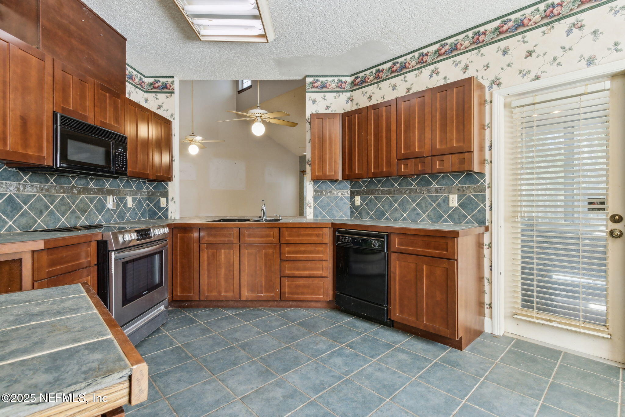 12267 Aladdin Road Jacksonville, FL 32223 - Photo 14 of 50 25-web-or-mls-12267 Aladdin Rd (37 of 73