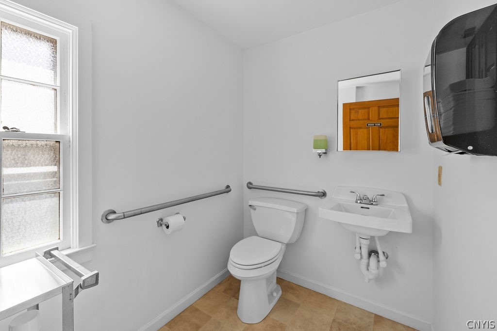 225 Broad Street Oneida, NY 13421 - Photo 15 of 34