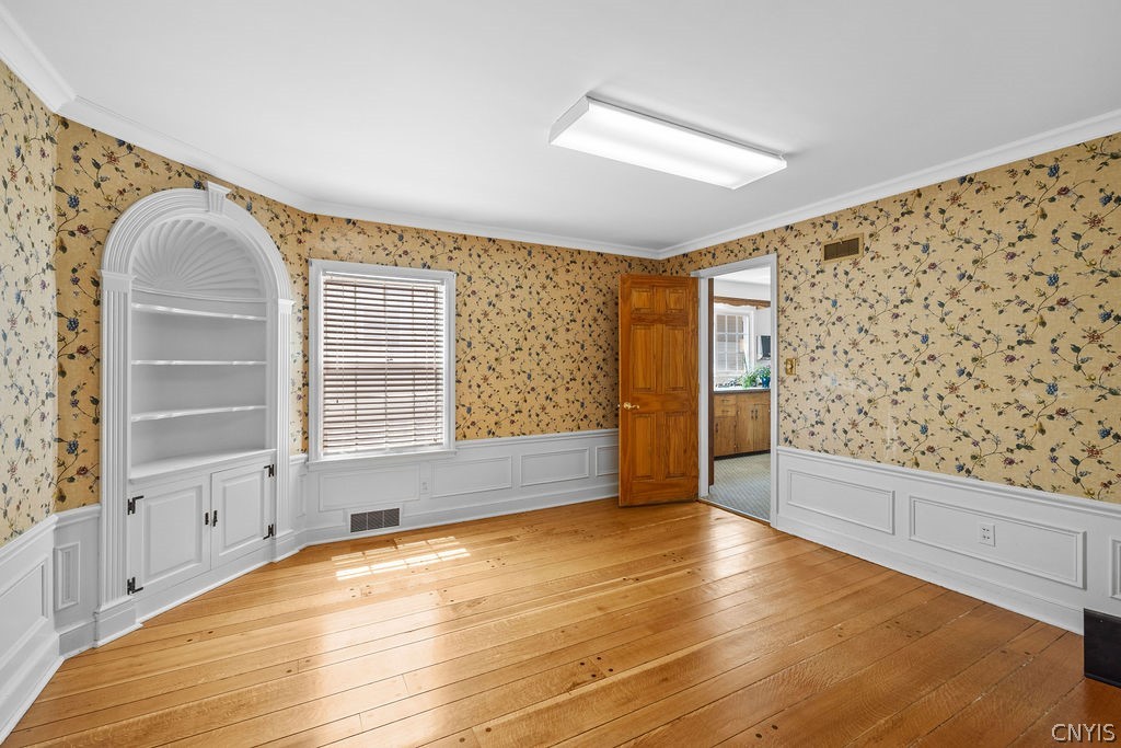 225 Broad Street Oneida, NY 13421 - Photo 9 of 34