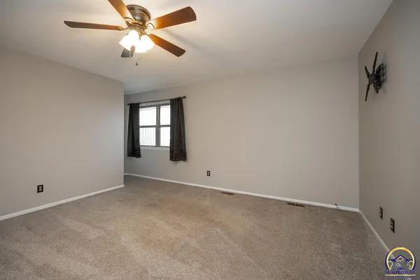 $204,500 | 3036 Southwest Randolph Avenue, Topeka, KS 66611