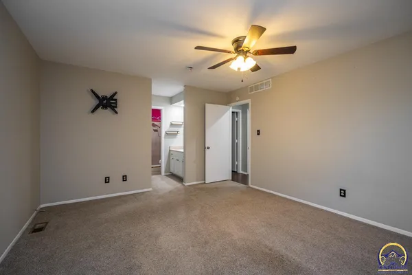 $204,500 | 3036 Southwest Randolph Avenue, Topeka, KS 66611