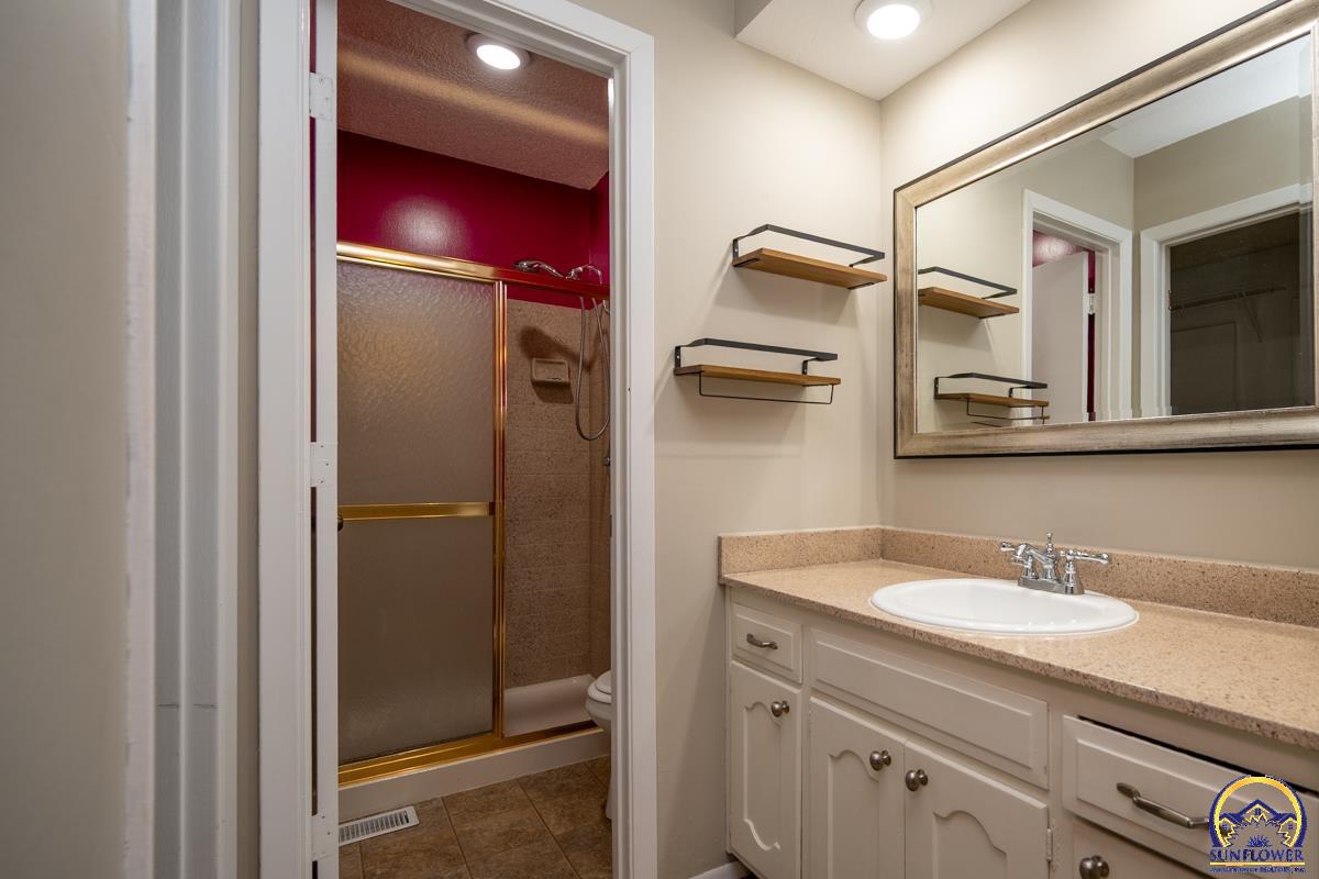 3036 Southwest Randolph Avenue Topeka, KS 66611 - Photo 18 of 27