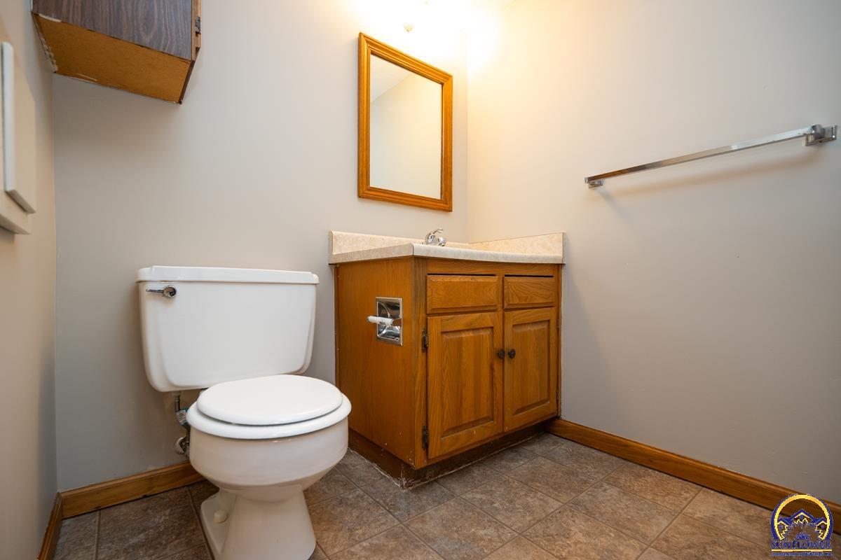 3036 Southwest Randolph Avenue Topeka, KS 66611 - Photo 25 of 27