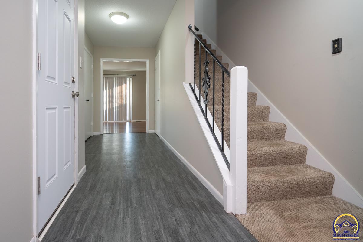 3036 Southwest Randolph Avenue Topeka, KS 66611 - Photo 3 of 27