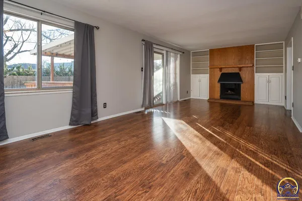 $204,500 | 3036 Southwest Randolph Avenue, Topeka, KS 66611