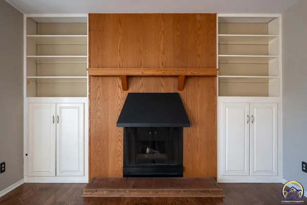 $204,500 | 3036 Southwest Randolph Avenue, Topeka, KS 66611