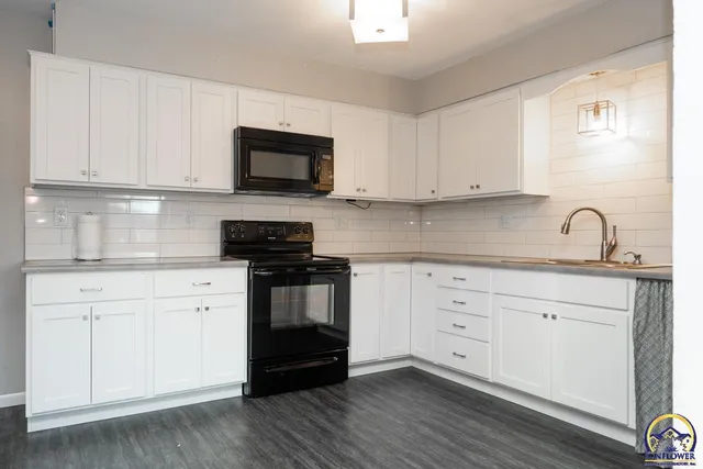 $225,000 | 3036 Southwest Randolph Avenue, Topeka, KS 66611