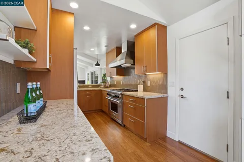 $2,095,000 | 260 Corliss Drive, Moraga, CA 94556