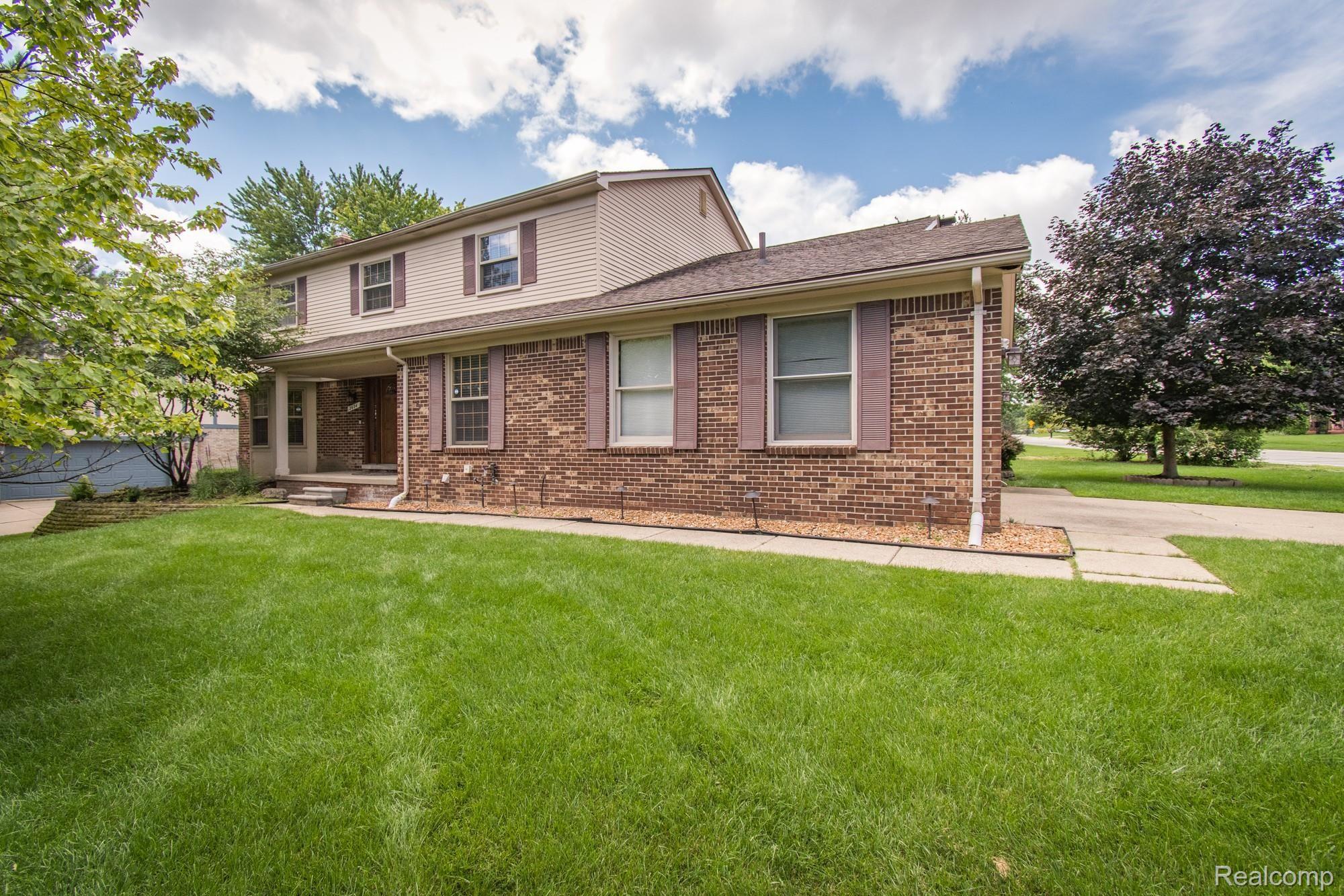 2604 Winter Park Road Rochester, MI 48309 - Photo 1 of 48 Winter Park-145.jpg