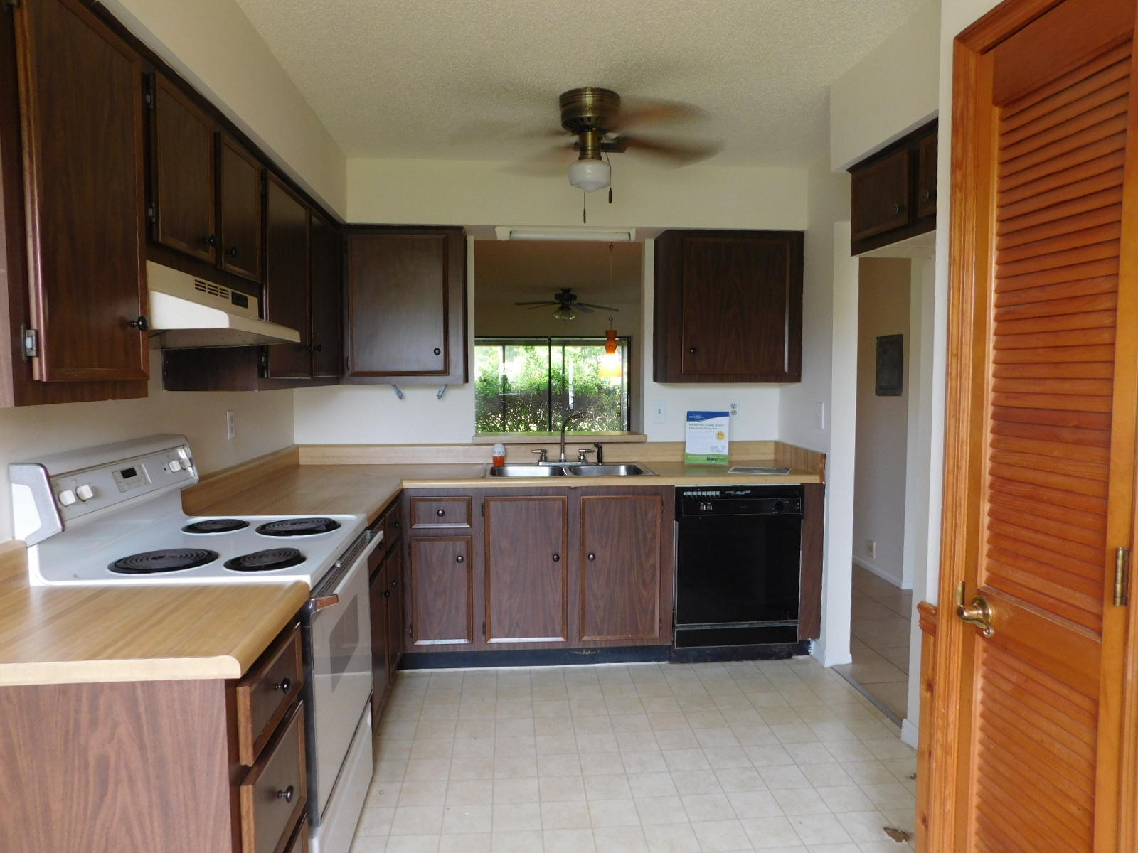 6022 Indrio Road, Unit G5 Fort Pierce, FL 34951 - Photo 2 of 13 DSCN1546 (2)