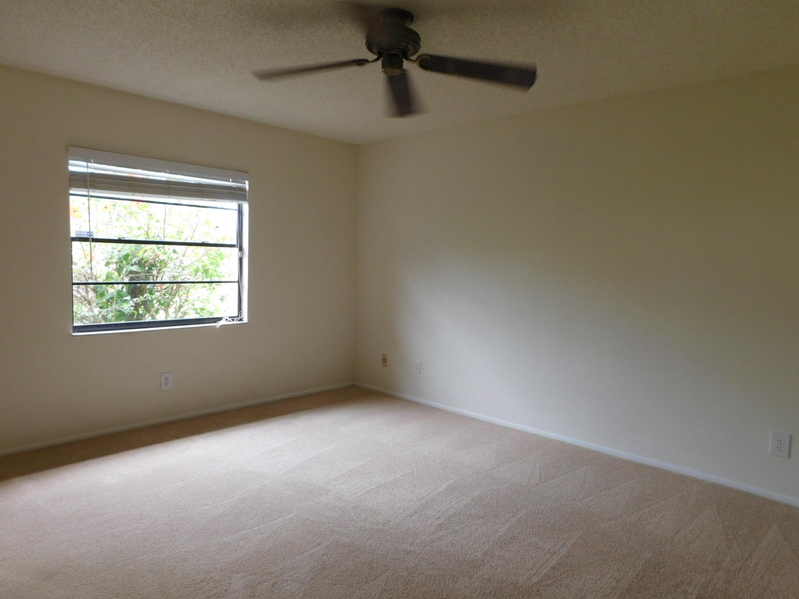 6022 Indrio Road, Unit G5 Fort Pierce, FL 34951 - Photo 5 of 13 DSCN1535