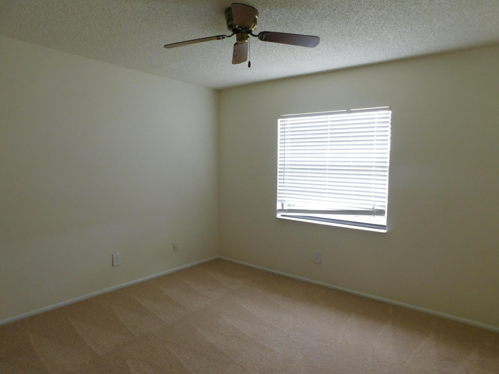 6022 Indrio Road, Unit G5 Fort Pierce, FL 34951 - Photo 10 of 13 DSCN1529