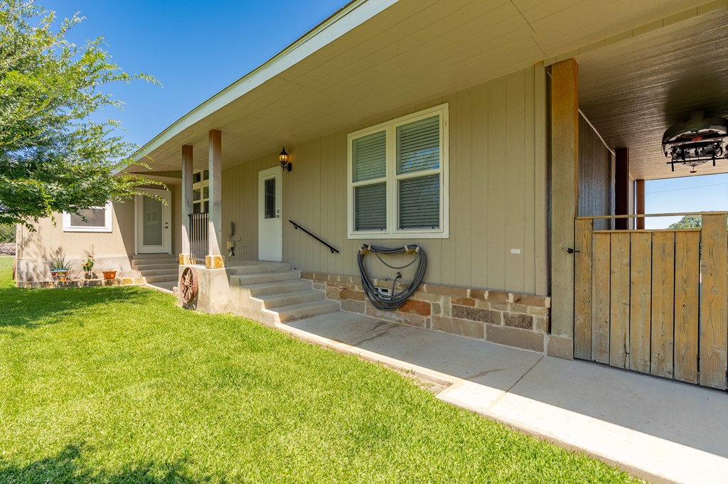 126-130 Robby Lane Kerrville, TX 78028 - Photo 23 of 76