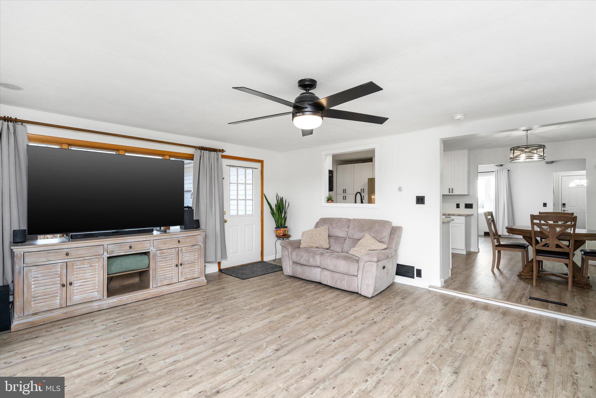207 Sharon Road Robbinsville, NJ 08691 - Photo 17 of 35 Gallery Image 17