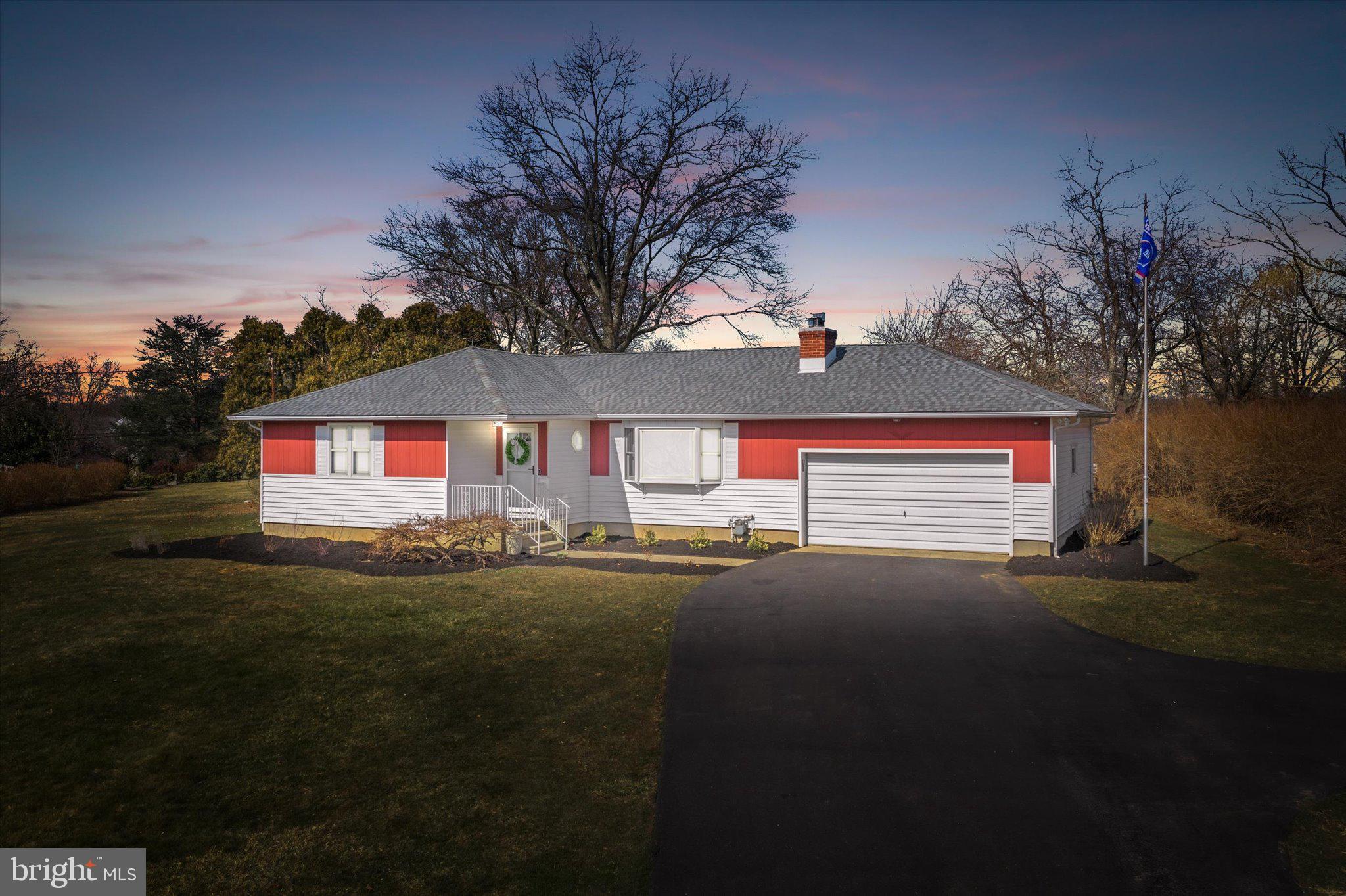 207 Sharon Road Robbinsville, NJ 08691 - Photo 2 of 35 Gallery Image 2