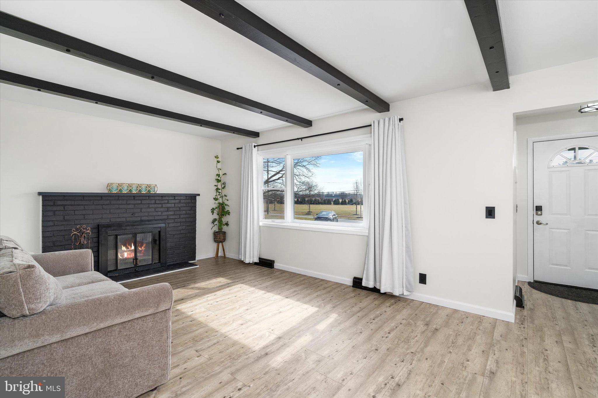 207 Sharon Road Robbinsville, NJ 08691 - Photo 5 of 35 Gallery Image 5
