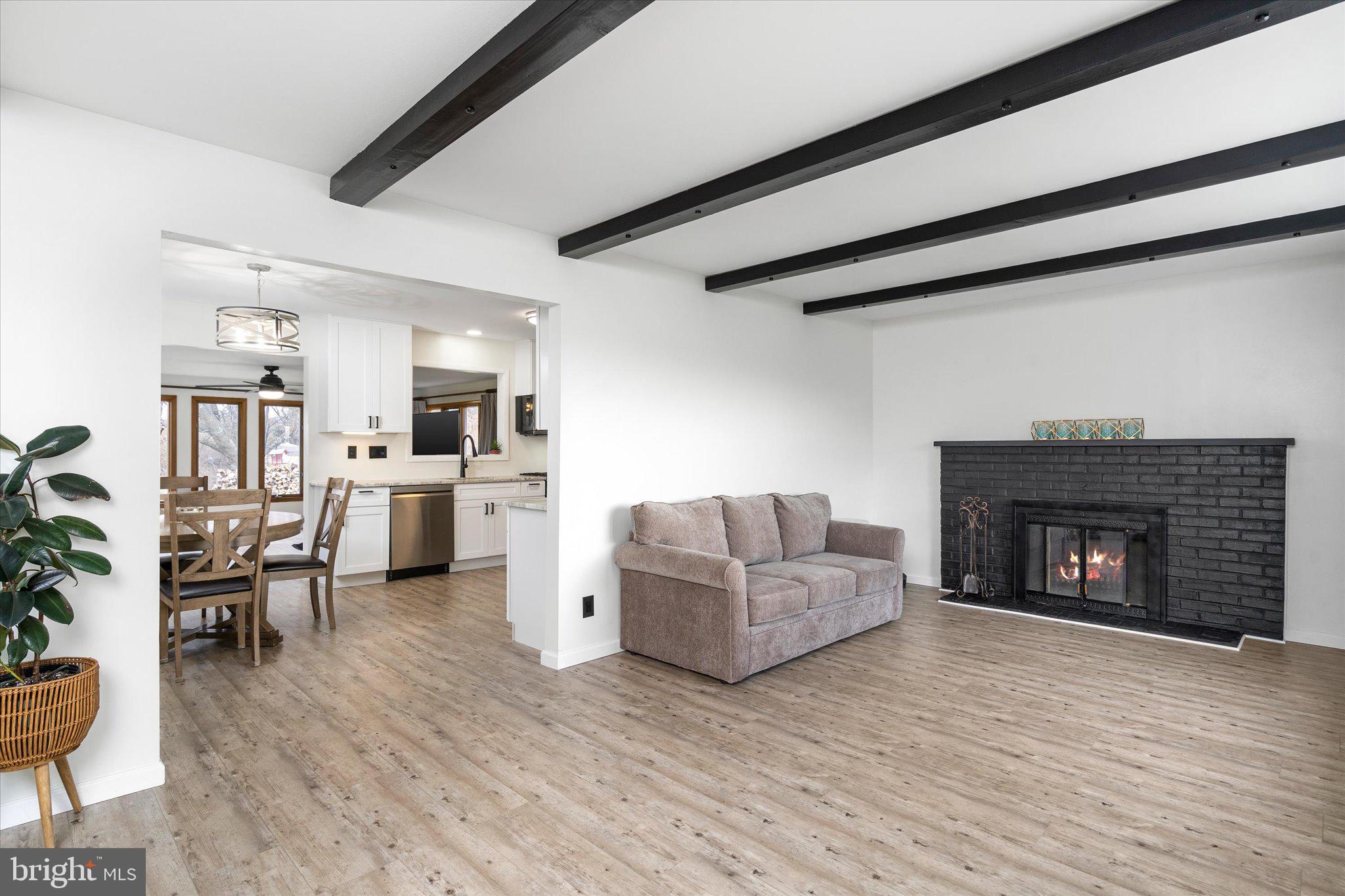 207 Sharon Road Robbinsville, NJ 08691 - Photo 6 of 35 Gallery Image 6