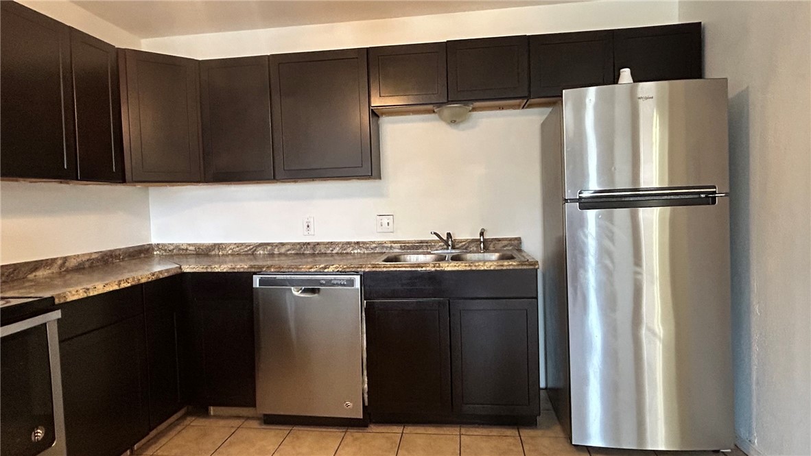 1004 Austin Street, Unit 9 Portland, TX 78374 - Photo 8 of 22 Comes with Fridge!