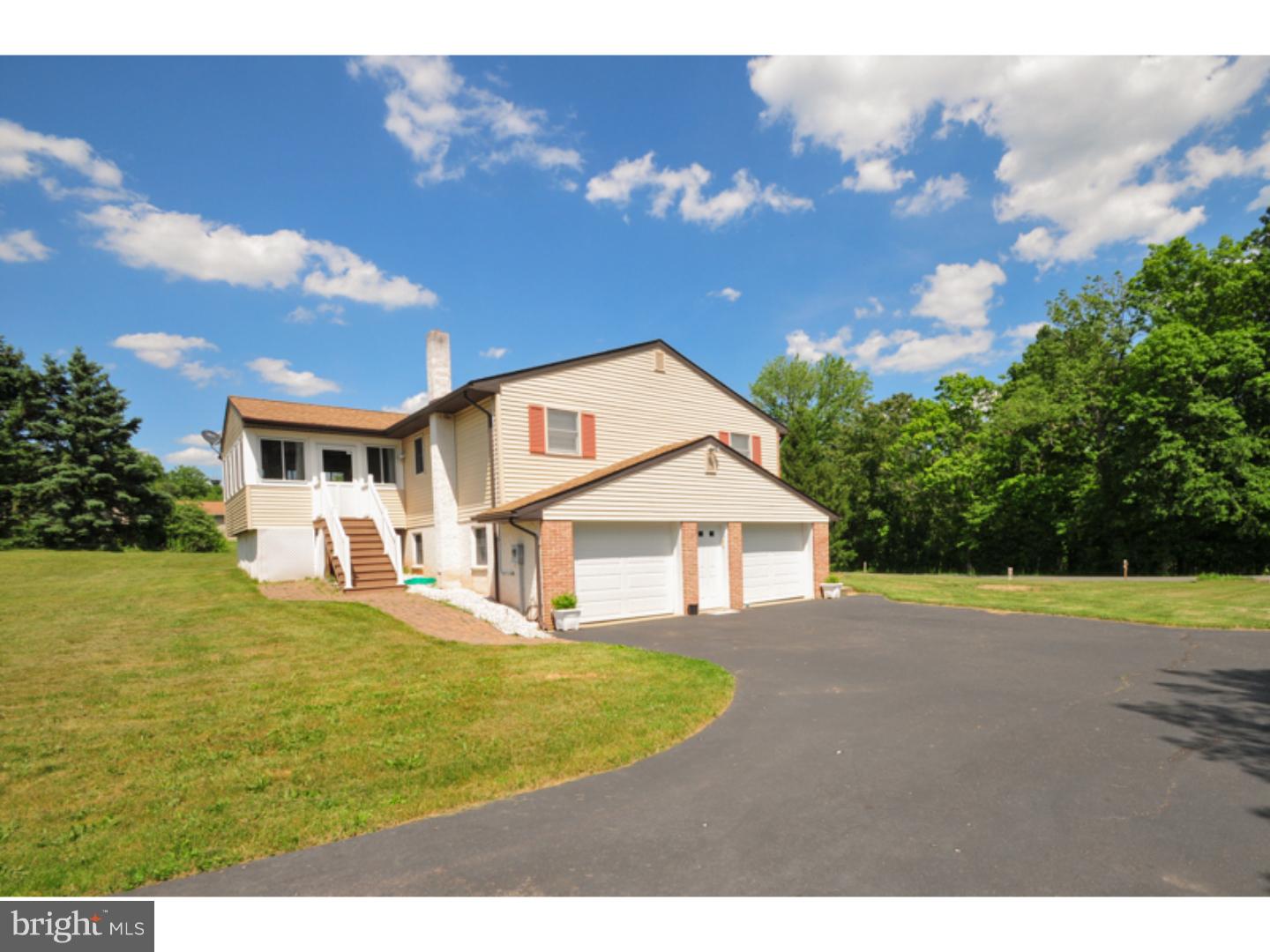 212 Winding Road Boyertown, PA 19512 - Photo 7 of 25 Gallery Image 7