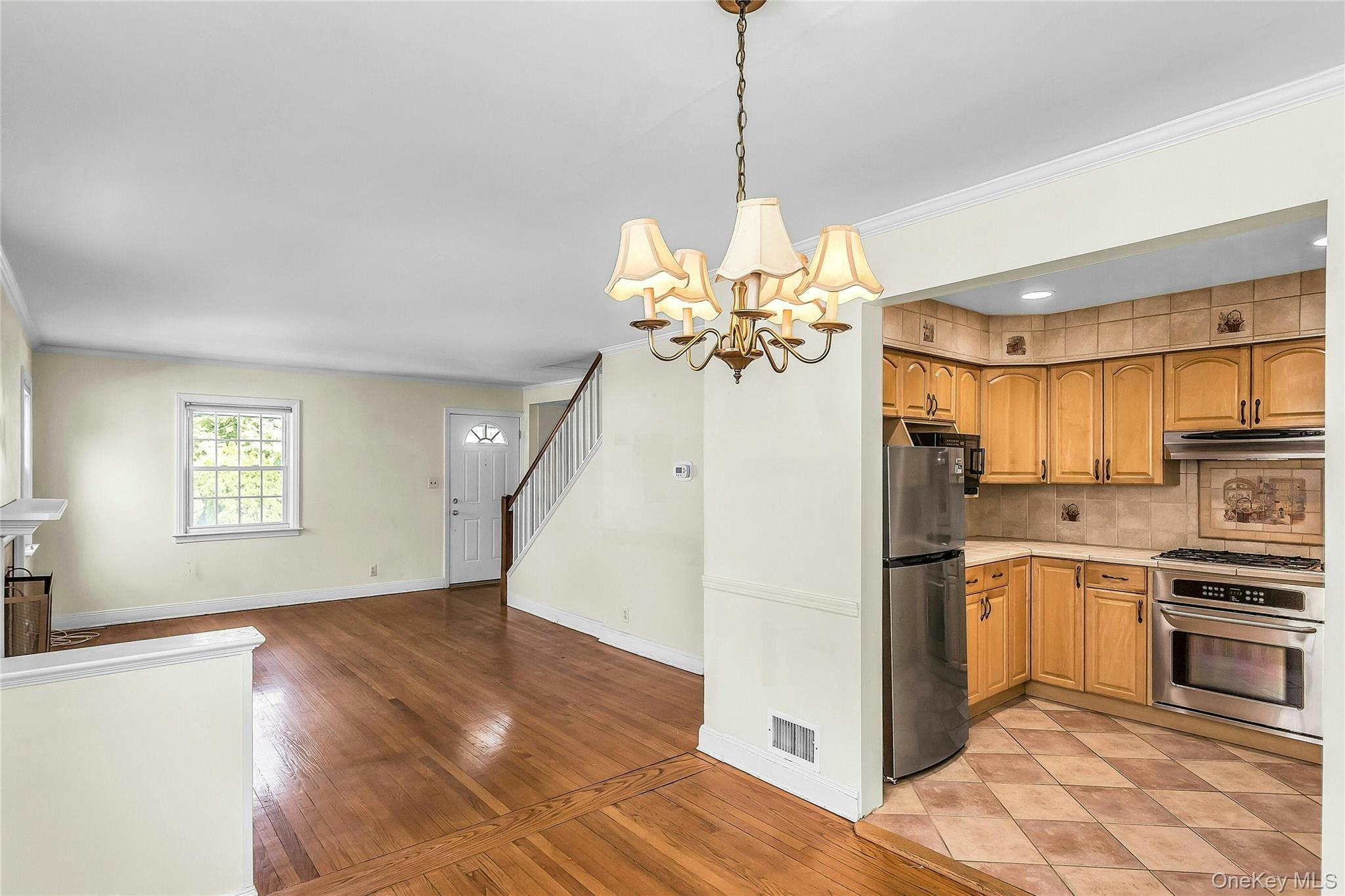 26 Ridge Drive Manhasset, NY 11030 - Photo 10 of 35 Gallery Image 10
