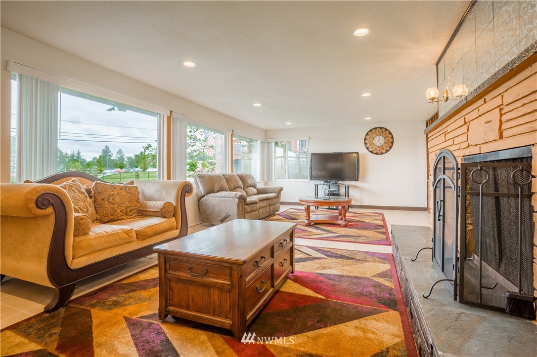 1413 South 27th Street Renton, WA 98055 - Photo 3 of 25