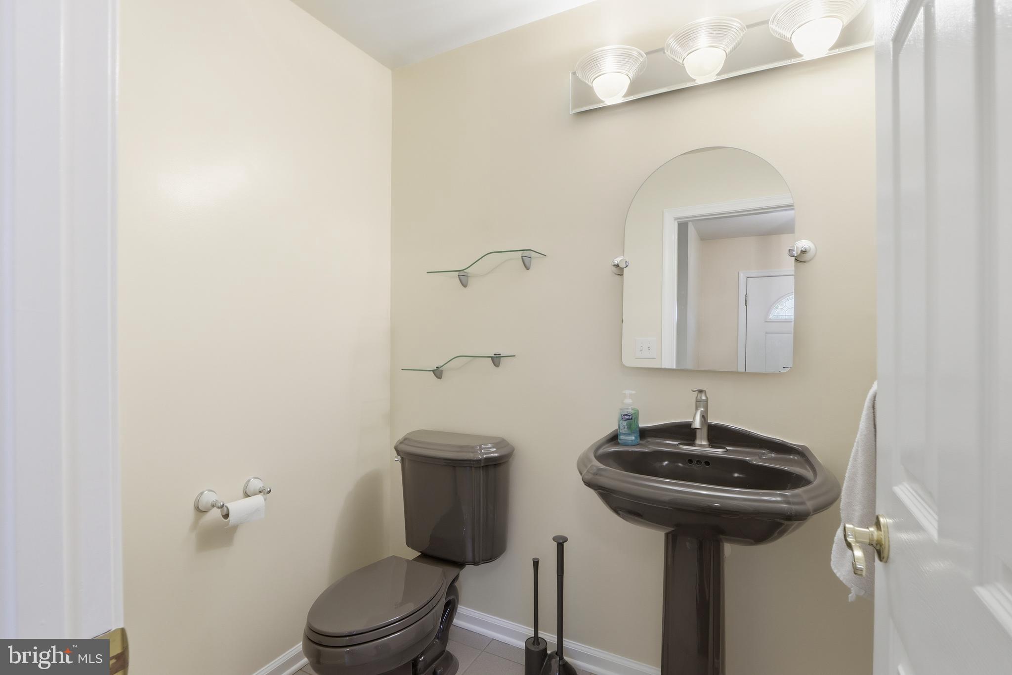 216 Daffodil Road Glen Burnie, MD 21060 - Photo 17 of 55