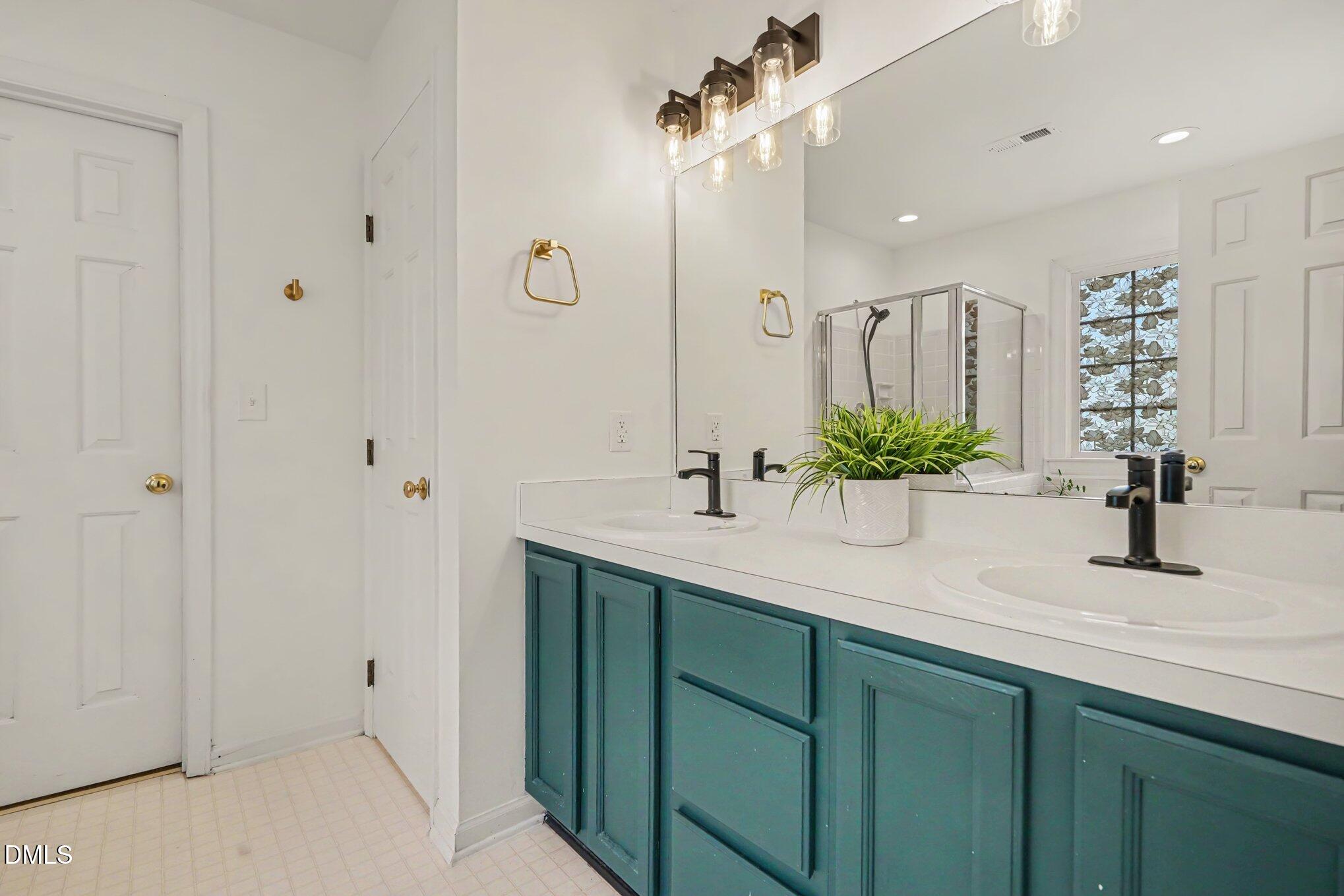 1900 Jupiter Hills Court Raleigh, NC 27604 - Photo 19 of 35 018_file_1822